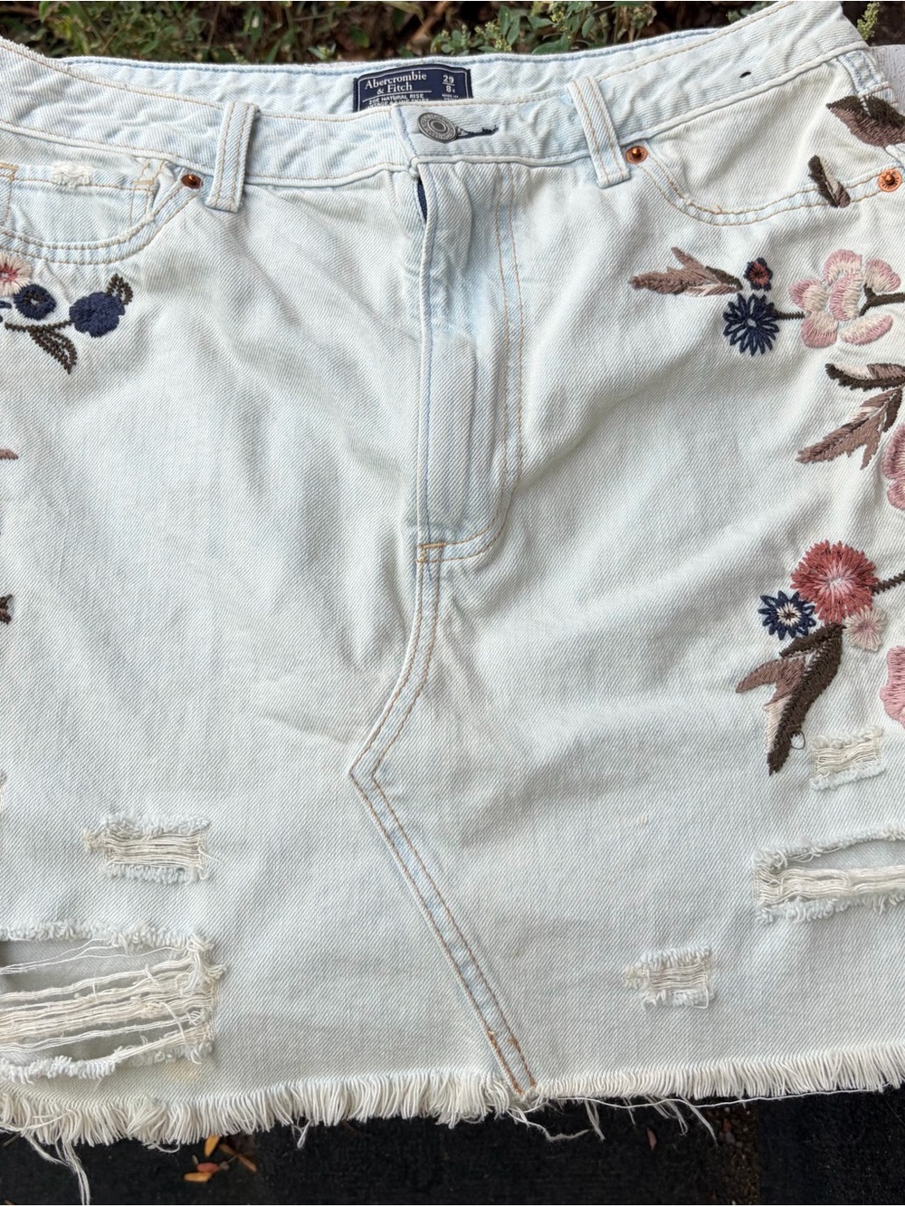 Abercrombie & Fitch Light Wash Embroidered Denim Skirt
